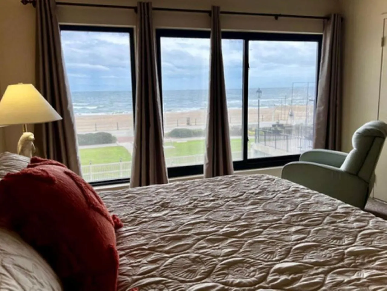 Rezort The Colony Condominiums Virginia Beach